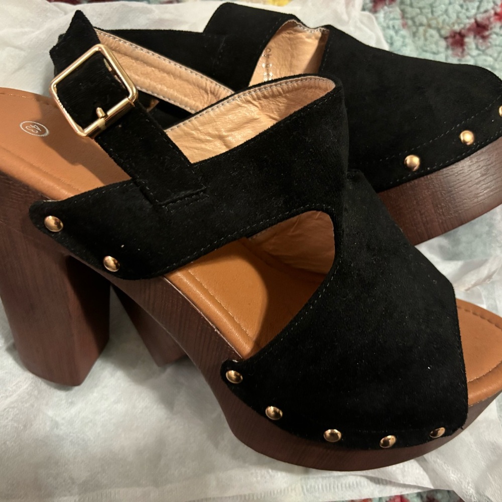 Black Platform Sandals